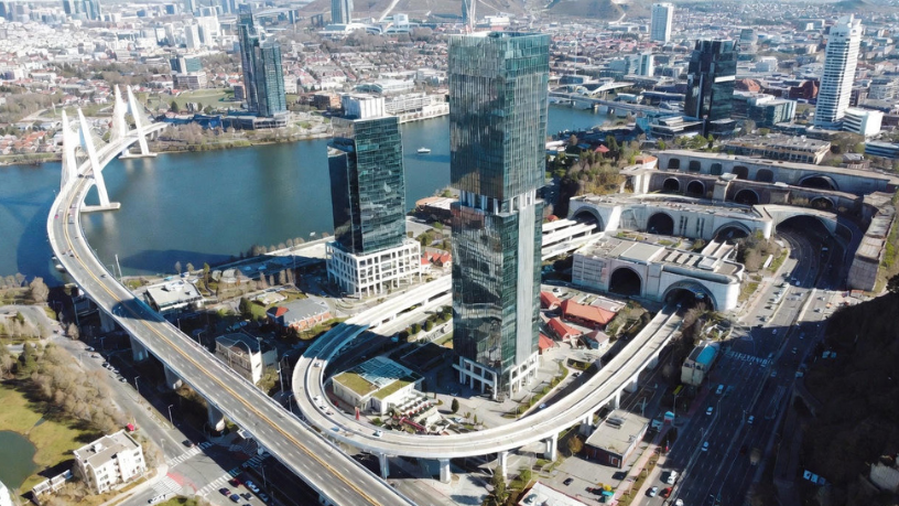 Para Marcio Andre Savi, o impacto das grandes obras vai além da construção e redefine a vida urbana.