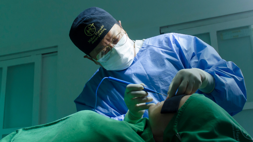 A rinoplastia funcional vai além da estética ao melhorar respiração e qualidade de vida, explica Milton Seigi Hayashi.