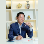 Milton Seigi Hayashi analisa como inovações aumentam a segurança na cirurgia plástica.